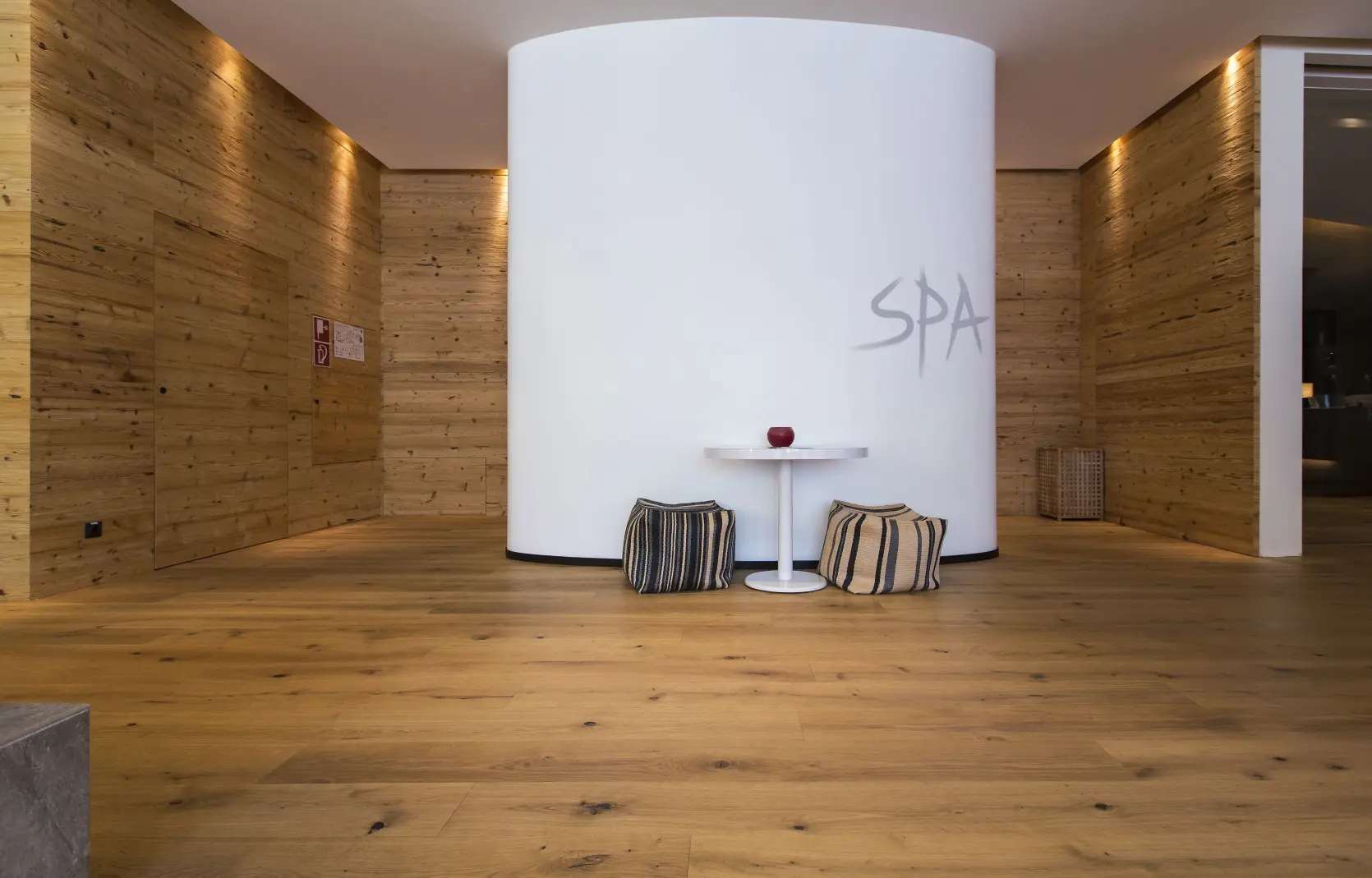 Admonter Parkett Landhausdiele Eiche rustic, gebürstet, gefast, geölt 2400 mm – Bild 3